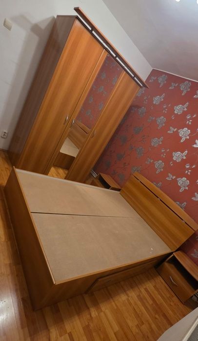 Vand set de Dormitor !