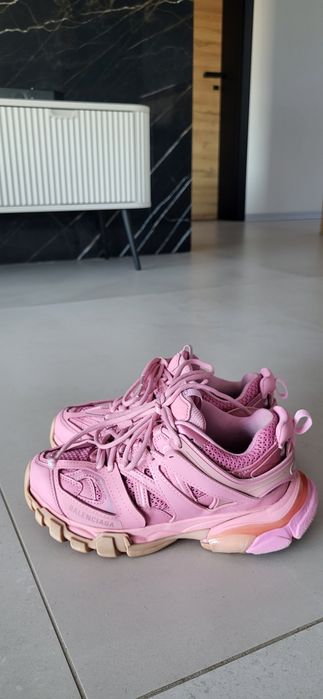 Adidași track pink