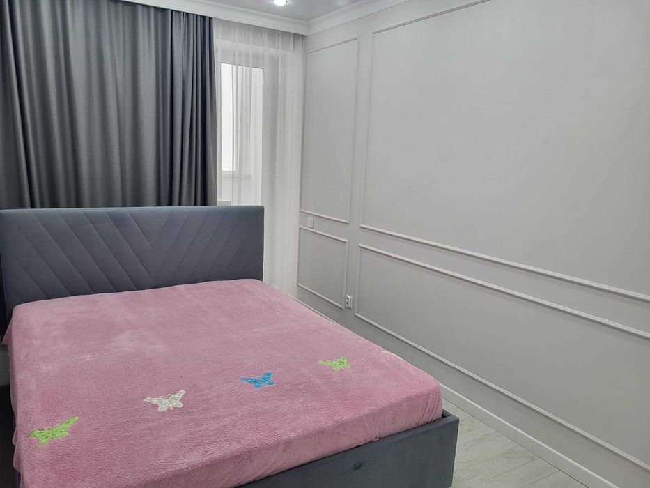 Шторы, люстры, бра