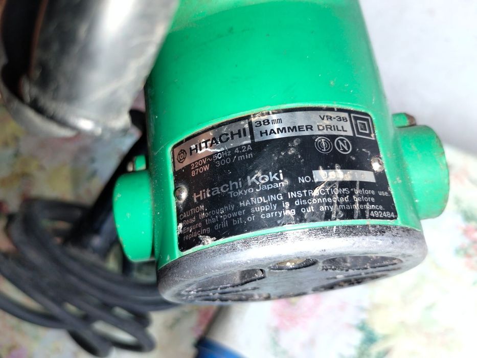 Ciocan demolitor picamer Hitachi