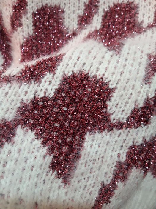 Новый нарядный свитер