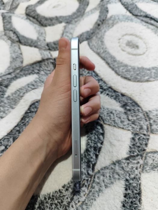 Продам айфон 15 в отличном состояни