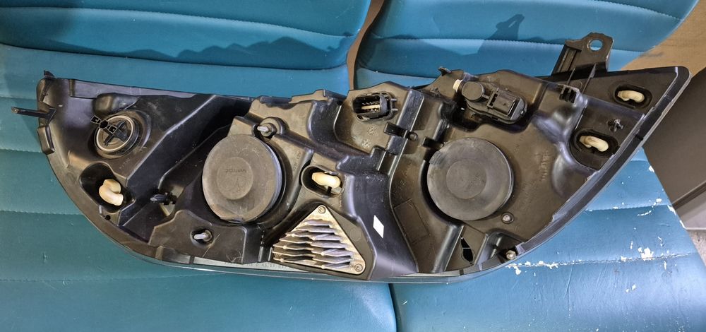 Фар Renault Master, Opel Movano 
Фар Renault Master 26060