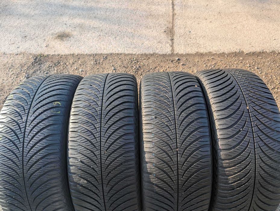 235/50 R18 • All Season • Goodyear Vector 4Seasons gen 2 101V | 4 buc | Pret/buc