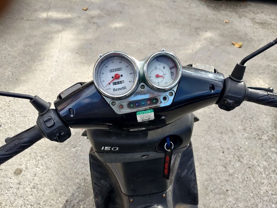 Scuter Benelli Velvet 150