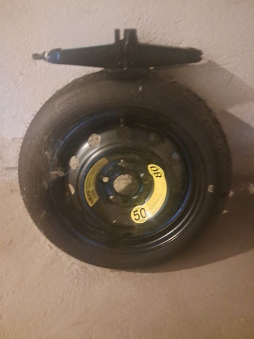 Резервна гума патерица