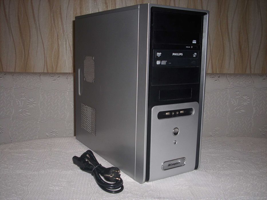 Компютър с "WINDOWS 11"