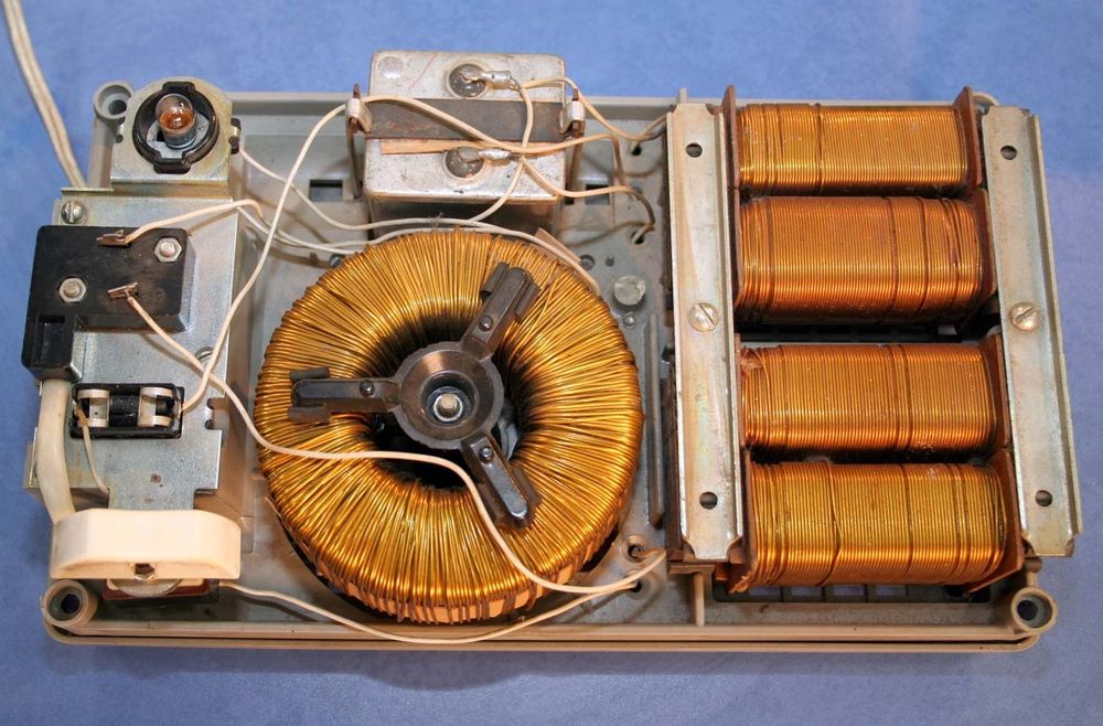 Стaбилизатop напряжения