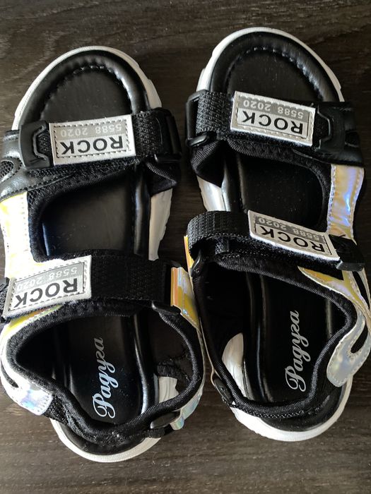 Сандали на девочку новые