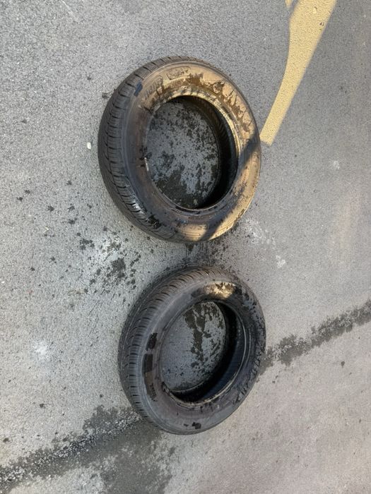 Vand 2 cauciucuri 165/70/14