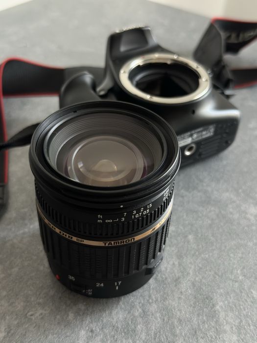 Canon EOS 1100D cu obiectiv Tamron 17-50 mm