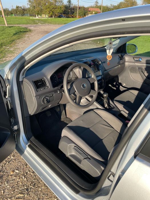 Volkwagen Golf V 1.4 FSI