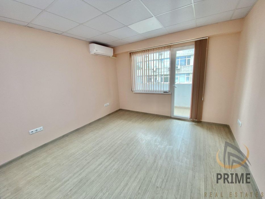 Продава се Многостаен апартамент в Бургас, Възраждане - 98 кв.м за 1419 €/кв.м - Снимка #2
