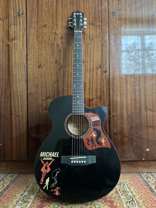 Sar gitara  hali yangidey olingan lekn calinmagan