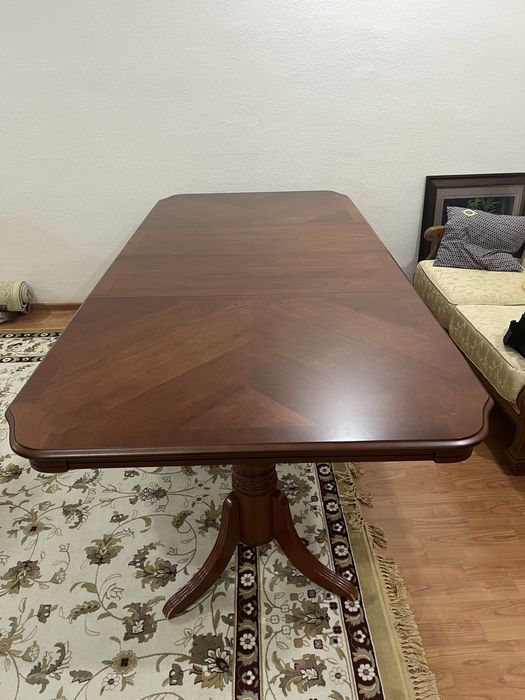 Продам стол хорошего качества