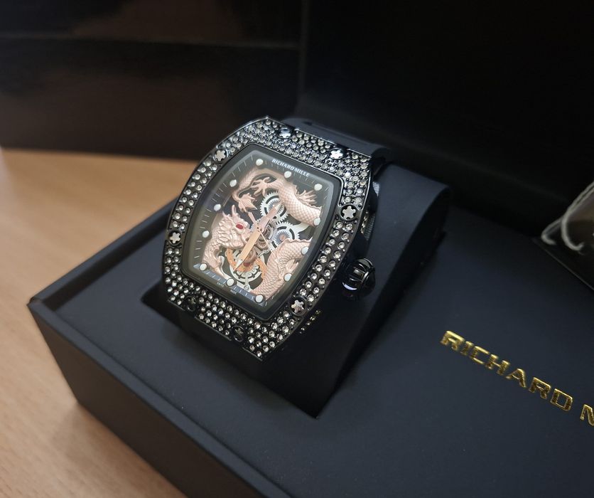 Чисто нов часовник Richard Mille