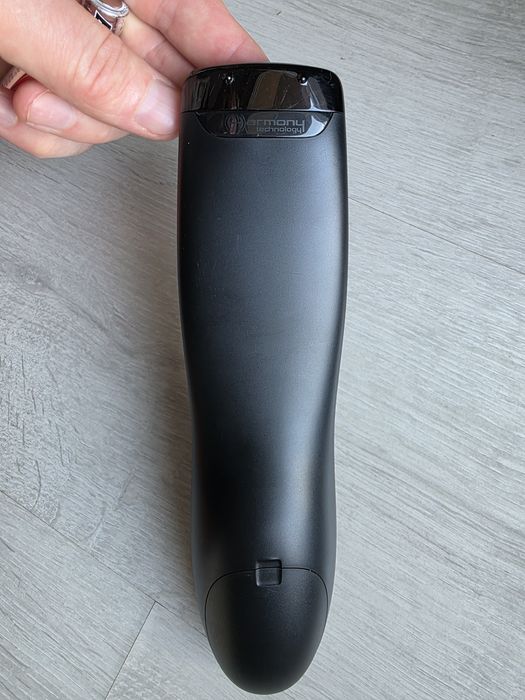 Telecomanda universala Logitech Harmony 600 si Logitech Harmony 650