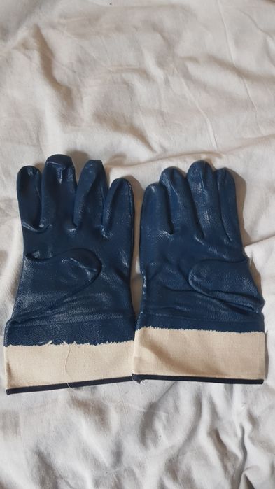 Продам перчатки  новые