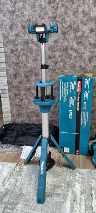 Мачта( фонарь) MAKITA