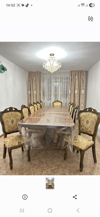 Стол и 12  стулья