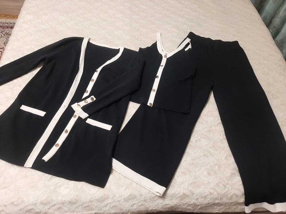 Продам тройку трикотаж