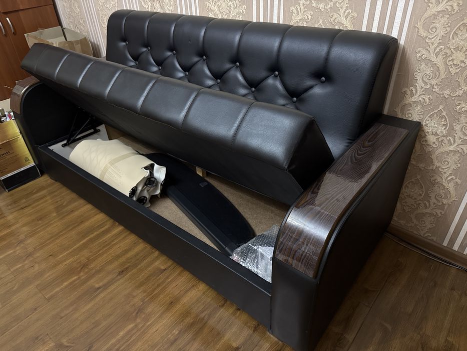 Продам диван с механизмом