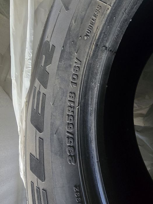 Резина летняя. 235/65.18 Bridgestone