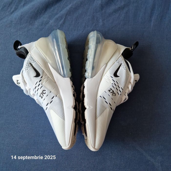 Vand adidasi nike air max 270
