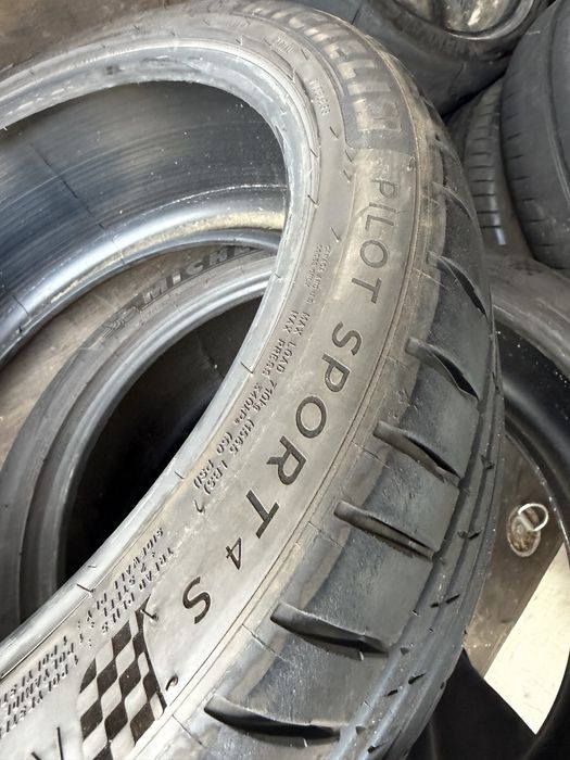 4 броя Michelin Pilot Sport 4S  235/40/19