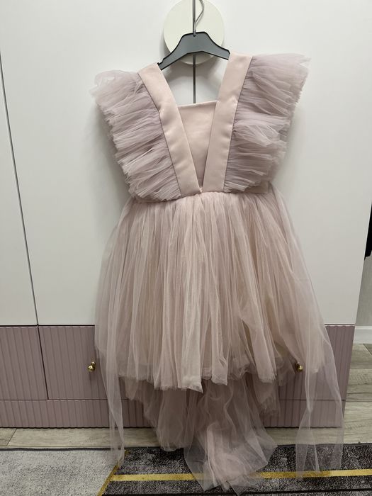 Платье праздничное