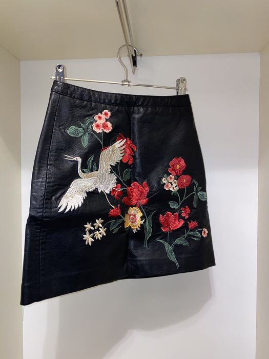 Fusta Straduvarius neagra