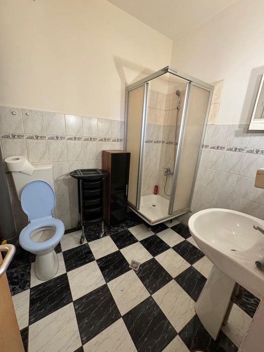 2 camere la casa de inchiriat