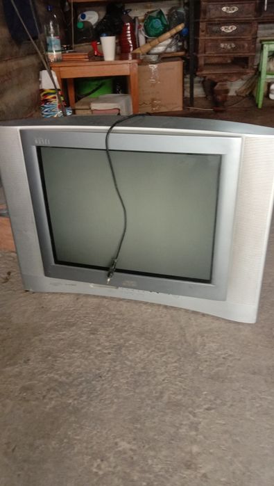 Продаюся Нерабочие 2 тв.  LG . JVC.