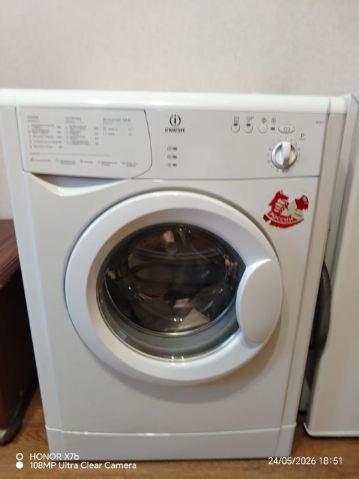 Продам стиральную машину Indesit
