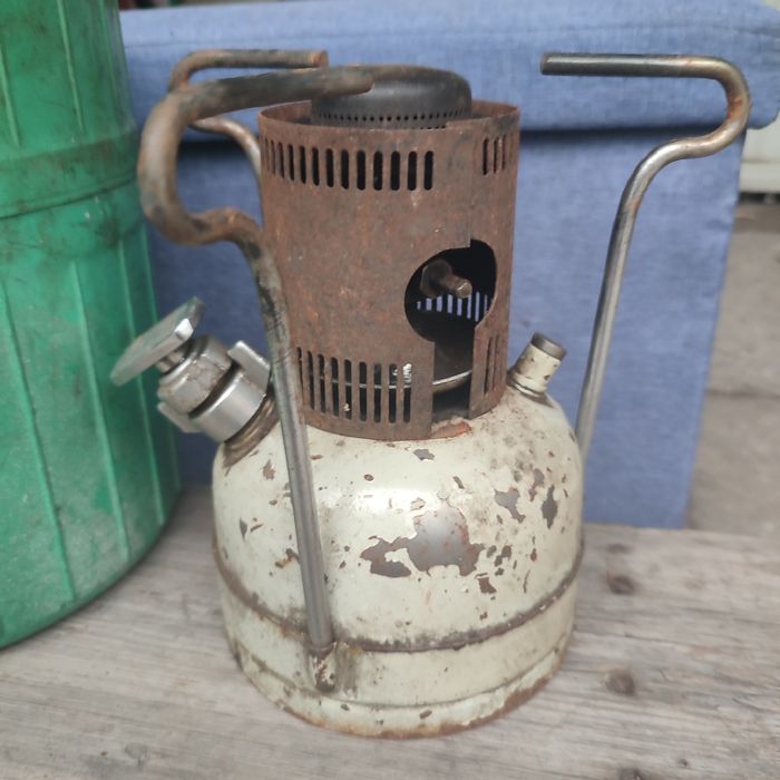 Продам примус шмель на бензине