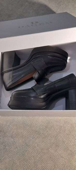 Продам женскую обувь