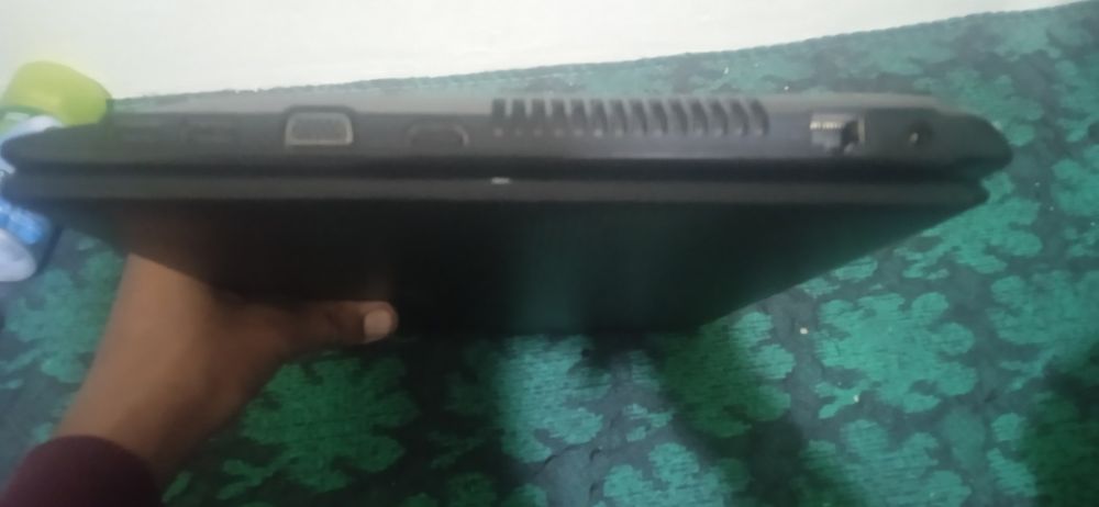 Noutbuk asus bir yil ishlatilgan