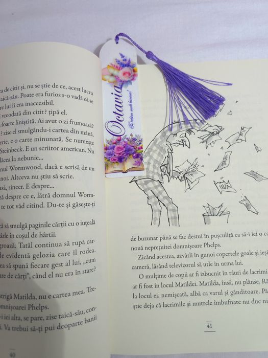 Set de carte  si suport pentru  pix sau stilou-martisor