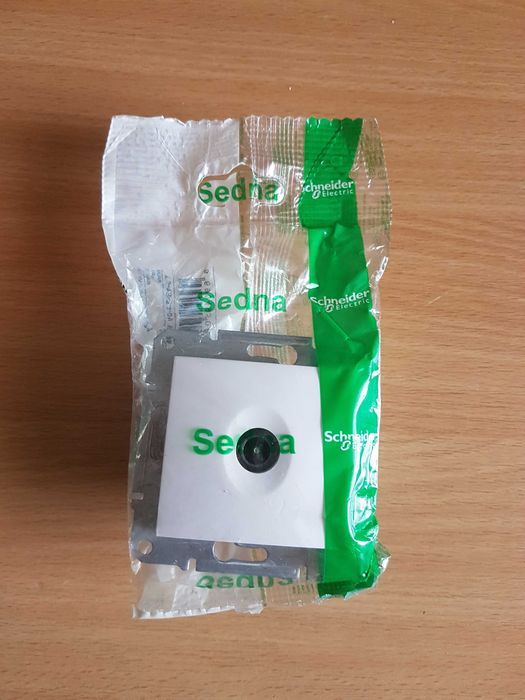 2 prize date/internet RJ45 SDN4300121 + TV SDN3201621, SCHNEIDER SEDNA
