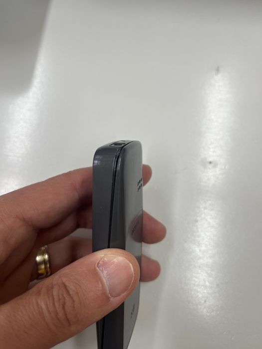 Мобилен телефон Нокиа, Nokia 100