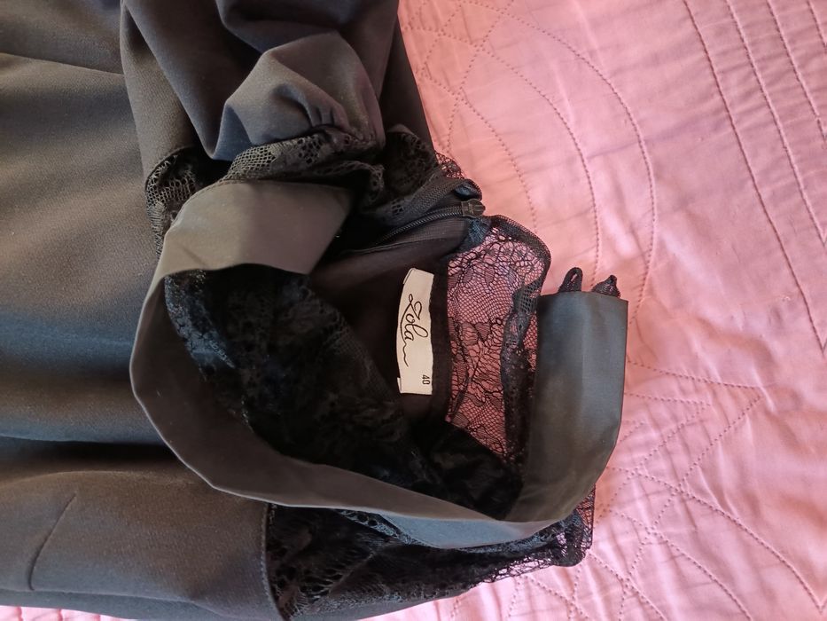 Официална черна рокля