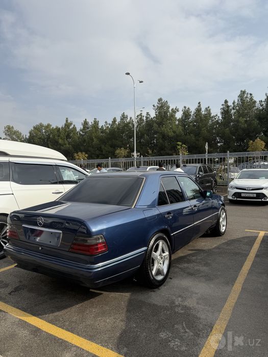 Мерседес W124 E 3.6 сотилади
