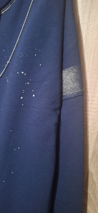 Pink Queen, Bukezy блузи