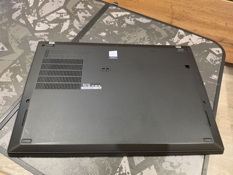 Lenovo T490s / i7-8th / 16GB Ram / 256 SSD