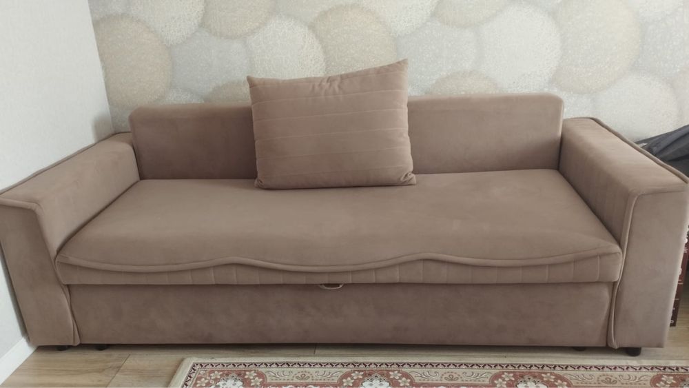 срочно продается диван