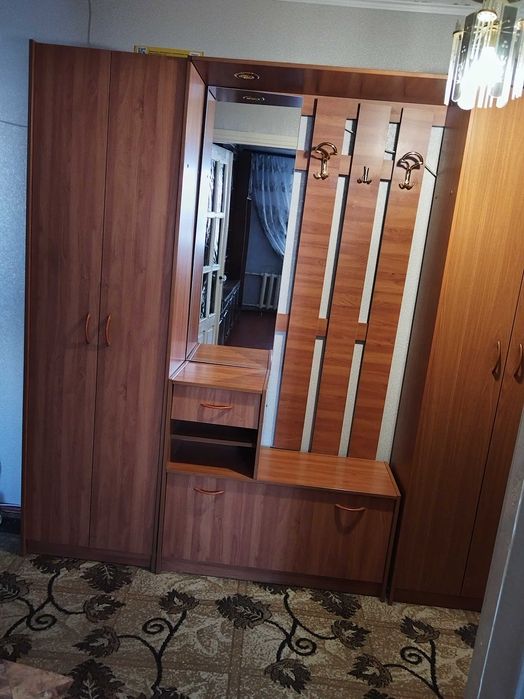 Прихожая трехсекционная