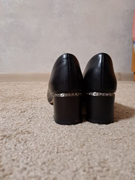 Туфли женские черные