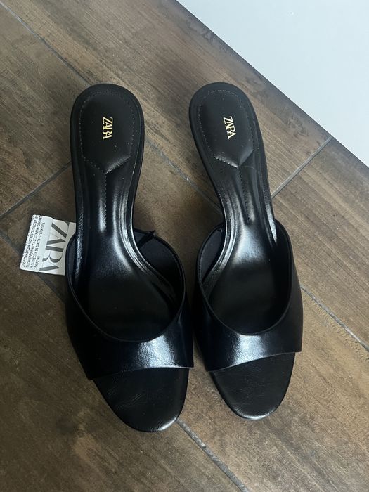 Kitten heel обувки Зара