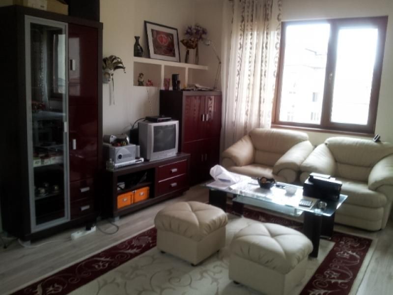 Дава се под наем Двустаен апартамент в София, Център - 63 кв.м за 425 € - Снимка #1