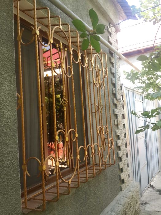 Решетки ,стелажи, навесы.